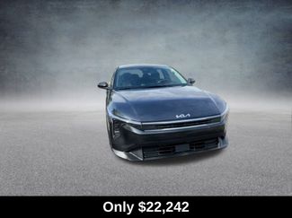 Used 2025 Kia K4 LX video 4