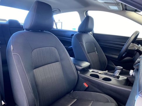 Used 2025 Nissan Altima 2.5 SV FWD image 30