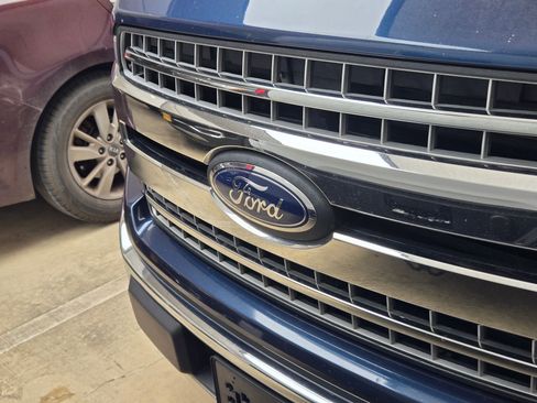 Used 2018 Ford F150 XLT w/ Equipment Group 302A Luxury RWD image 2