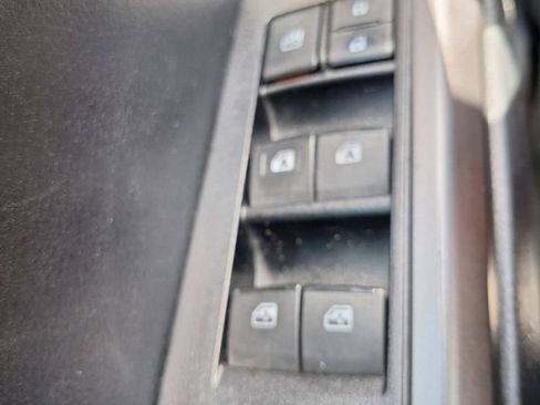 Used 2018 Toyota Tacoma TRD Sport AWD/4WD image 16