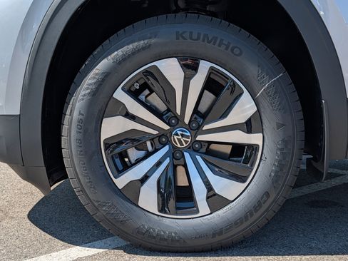 New 2026 Volkswagen Atlas Cross Sport SE AWD/4WD image 4