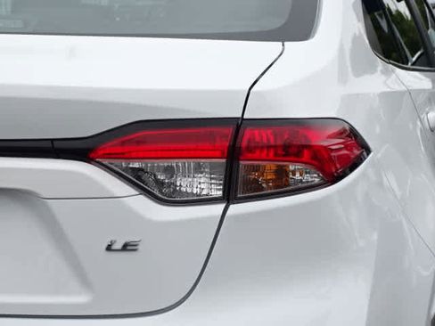 Used 2023 Toyota Corolla LE FWD image 12