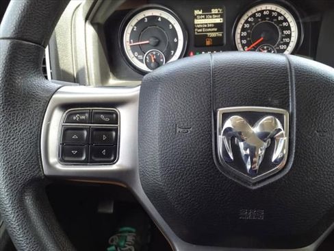 Used 2021 RAM 1500 Classic SLT RWD image 17