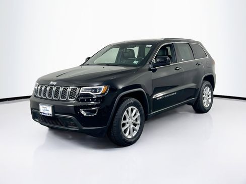 Used 2022 Jeep Grand Cherokee Laredo X image 1