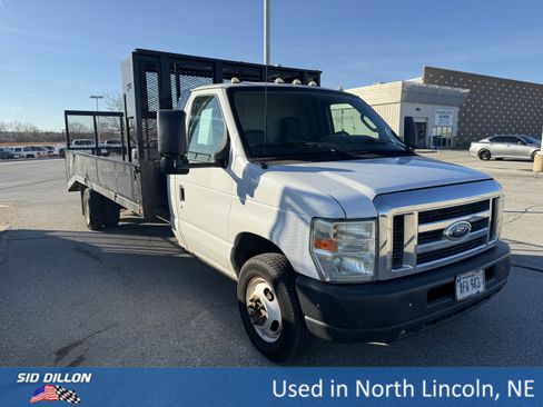 Used 2011 Ford E-450 and Econoline 450 Super Duty image 4