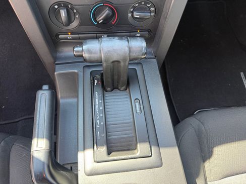 Used 2008 Ford Mustang Deluxe image 27