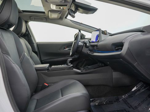 Used 2025 Toyota Prius AWD image 10