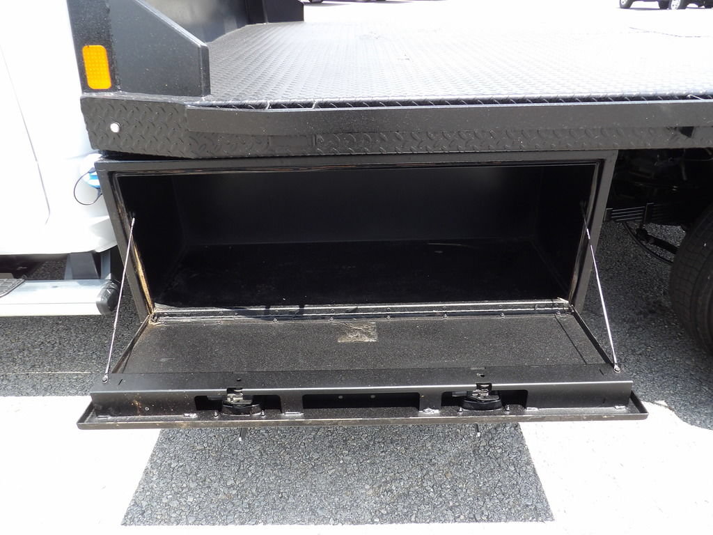 Used 2024 RAM 5500 Tradesman w/ Chrome Appearance Group AWD/4WD image 49