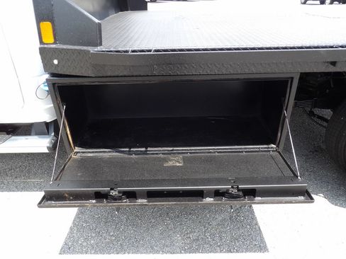 Used 2024 RAM 5500 Tradesman w/ Chrome Appearance Group AWD/4WD image 49