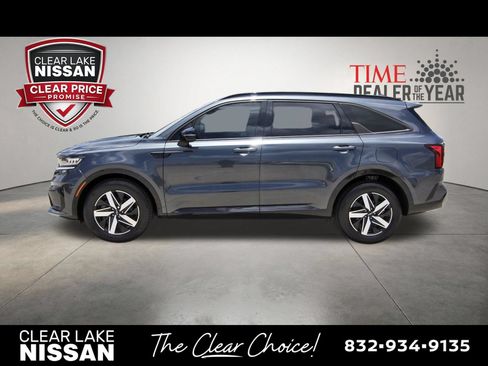 Used 2023 Kia Sorento EX w/ Panoramic Sunroof Package FWD image 4