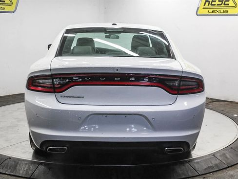 Used 2022 Dodge Charger SXT w/ Leather Interior Group image 5