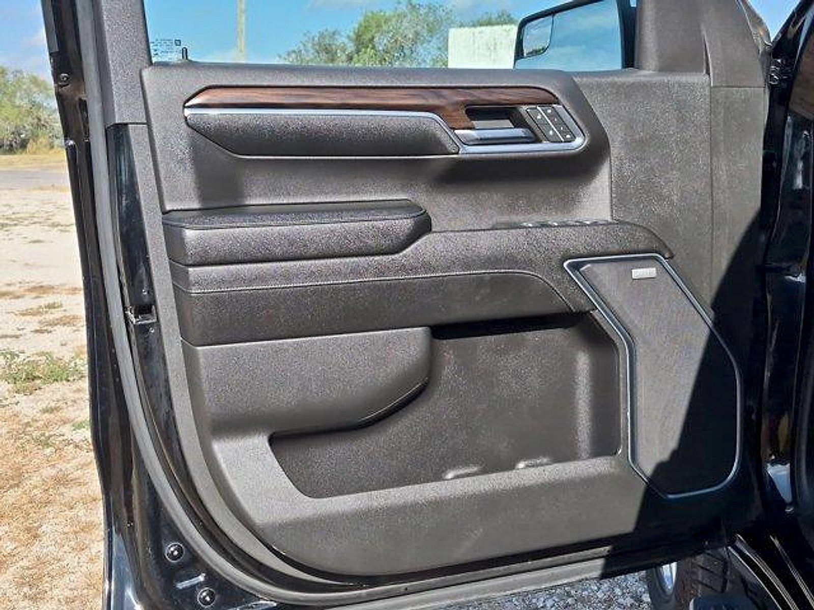 Used 2023 GMC Sierra 1500 SLT AWD/4WD image 22