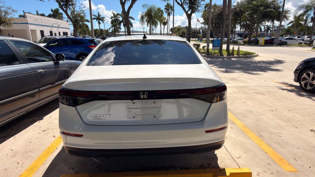Used 2025 Honda Accord SE image 9