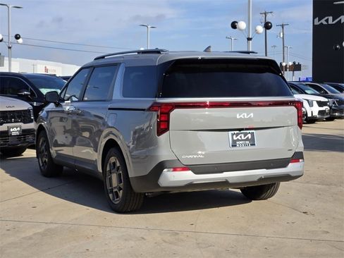 New 2026 Kia Carnival EX image 3
