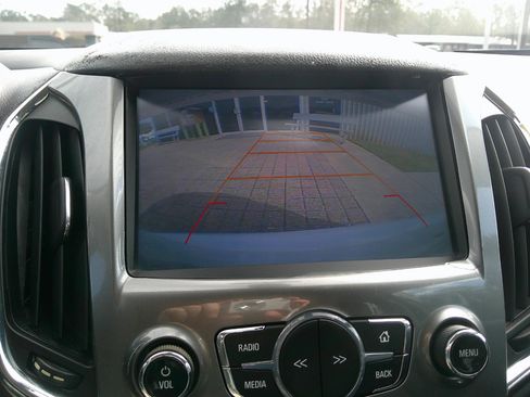 Used 2017 Chevrolet Cruze LT w/ Sun And Sound Package image 22