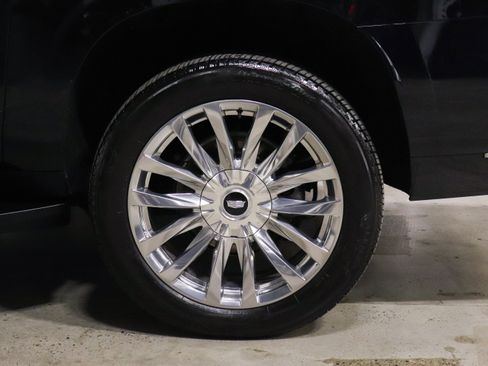 Used 2022 Cadillac Escalade ESV Premium Luxury image 9