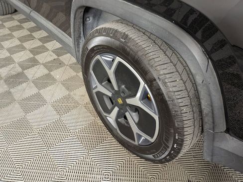 Used 2023 Rivian R1S Adventure image 16