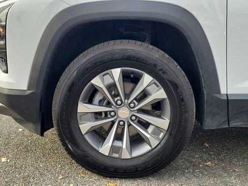 Certified 2025 Chevrolet Equinox LT w/ Convenience Package II AWD/4WD image 6