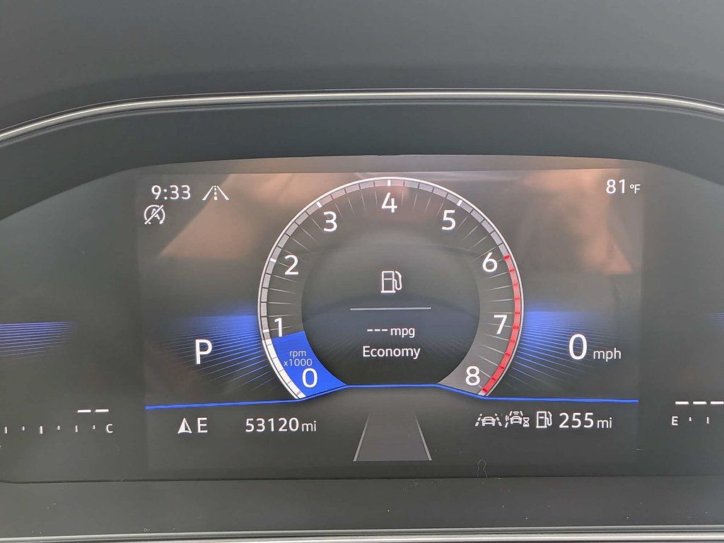 Used 2025 Volkswagen Jetta SE FWD image 24