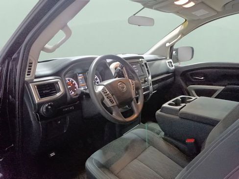 Used 2019 Nissan Titan SV AWD/4WD image 11