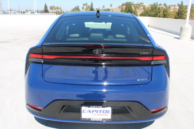 New 2027 Toyota Prius Limited AWD/4WD image 4