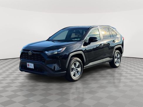 Used 2024 Toyota RAV4 XLE AWD/4WD image 3