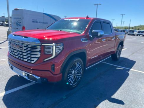 Used 2024 GMC Sierra 1500 Denali AWD/4WD image 3