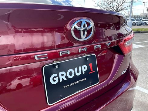 Used 2020 Toyota Camry LE image 29