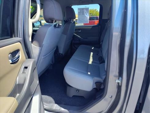 Used 2022 Nissan Frontier SV w/ Technology Package AWD/4WD image 7