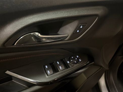 Used 2024 Chevrolet Trax RS w/ Sunroof Package image 23