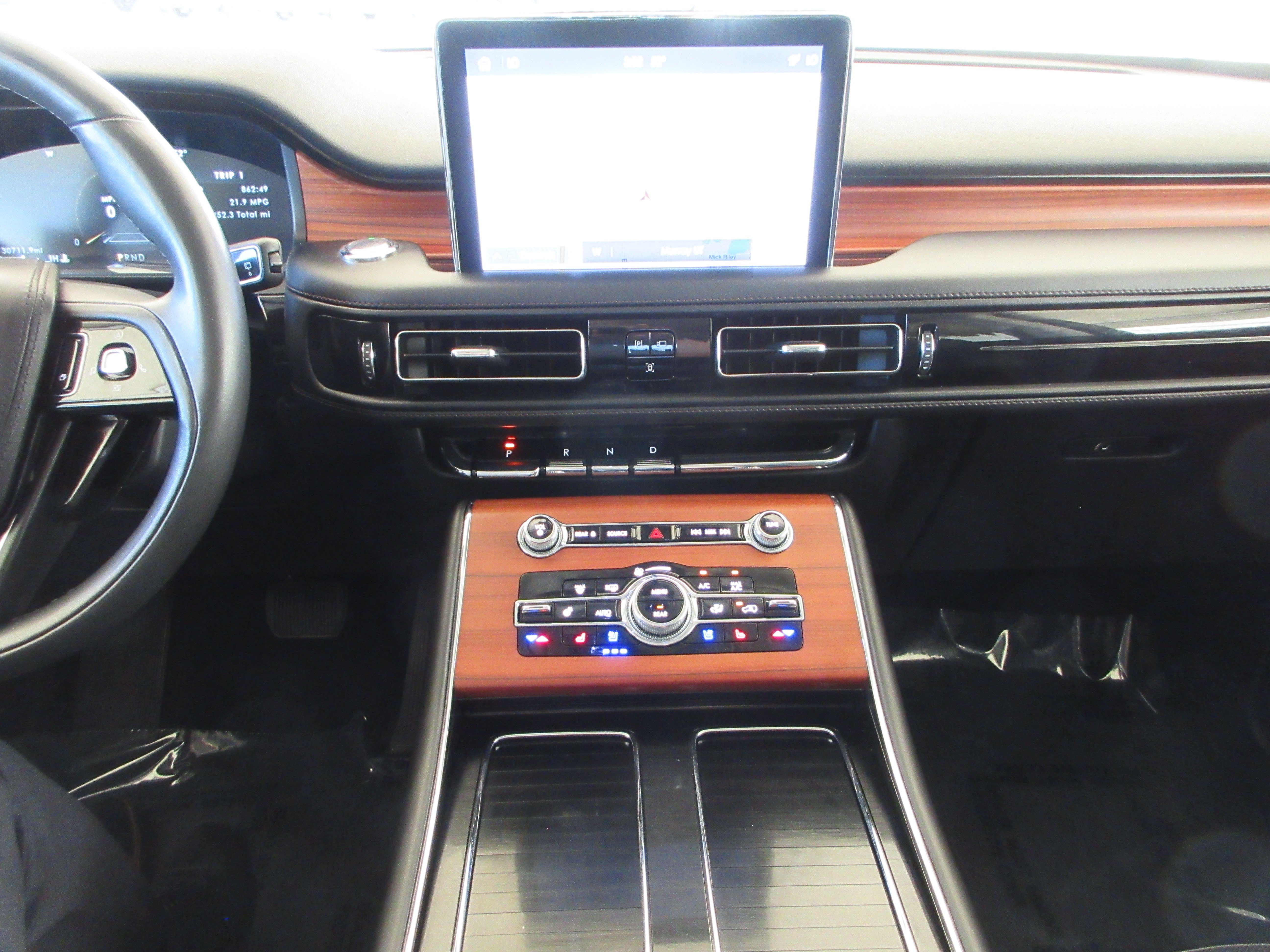 Used 2024 Lincoln Aviator Reserve AWD/4WD image 42
