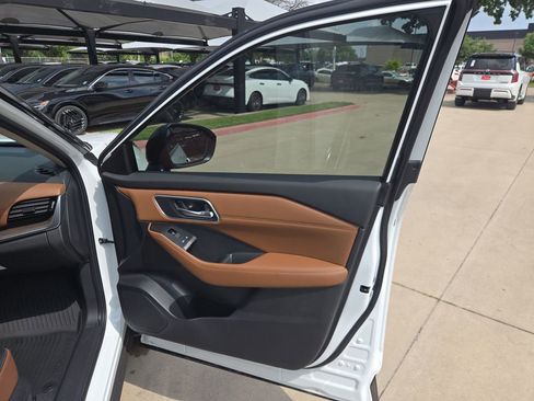 New 2026 Nissan Rogue Platinum w/ Platinum Premium Package AWD/4WD image 12