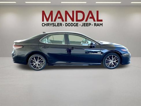 Used 2023 Toyota Camry SE FWD image 5
