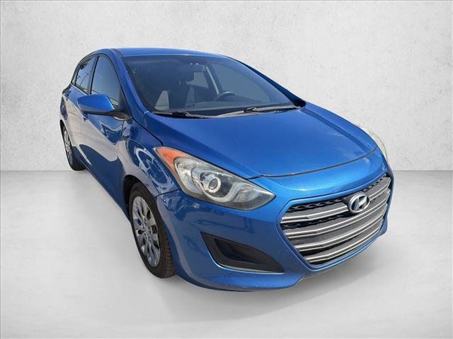Used 2017 Hyundai Elantra GT FWD image 7
