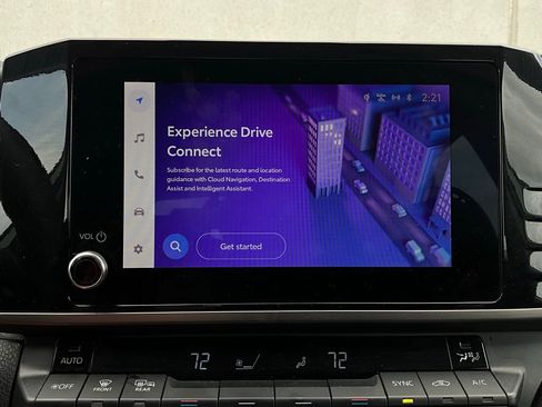 Used 2025 Toyota Camry LE image 28