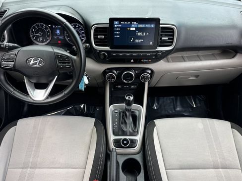 Used 2022 Hyundai Venue SEL w/ Cargo Package image 15