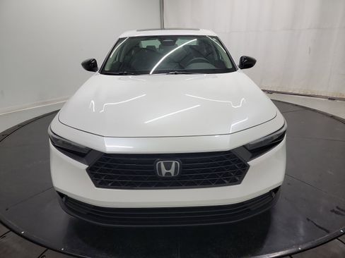 Certified 2025 Honda Accord SE image 2