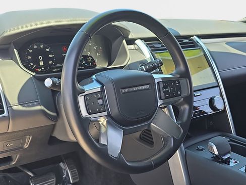 Certified 2024 Land Rover Discovery Metropolitan Edition AWD/4WD image 18