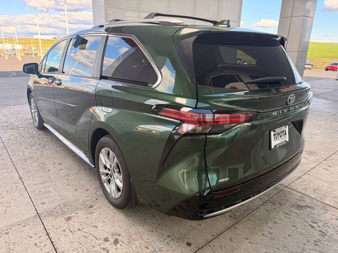 Used 2023 Toyota Sienna Limited w/ Protection Package (TMS) AWD/4WD image 6