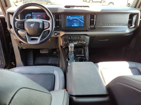 Used 2023 Ford Bronco Big Bend w/ Sasquatch Package AWD/4WD image 15