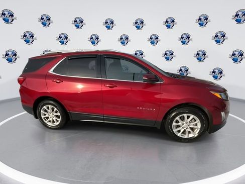 Used 2018 Chevrolet Equinox LT w/ Sun & Infotainment Package image 10