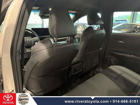 Certified 2024 Toyota Venza XLE AWD/4WD image 16