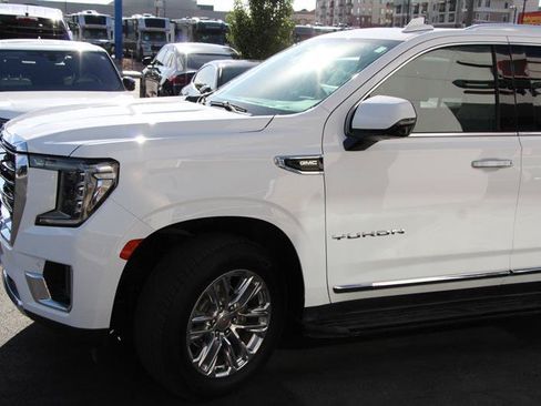 Used 2021 GMC Yukon SLT w/ SLT Luxury Plus Package AWD/4WD image 4