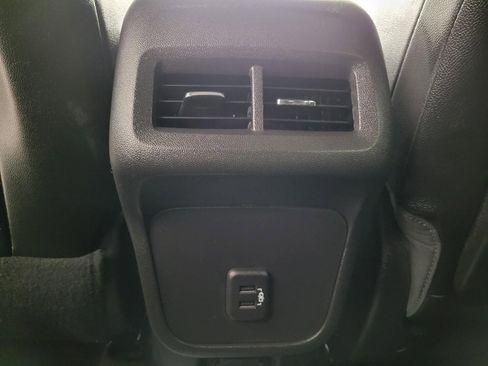 Used 2024 GMC Terrain SLT image 22