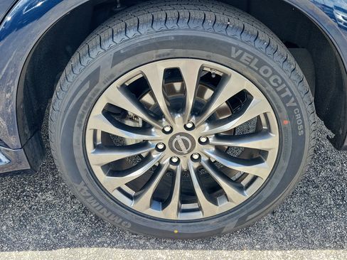 Certified 2024 Nissan Armada Platinum w/ Cargo Package AWD/4WD image 9