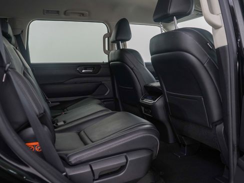 Used 2025 Nissan Armada SV AWD/4WD image 12