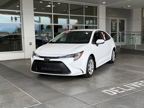 Used 2026 Toyota Corolla LE FWD image 2
