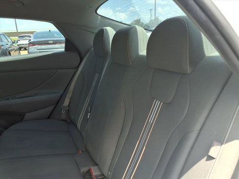 Used 2025 Hyundai Elantra Sport FWD image 12