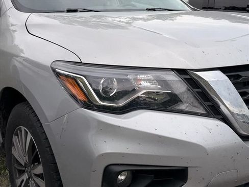 Used 2019 Nissan Pathfinder SV AWD/4WD image 20