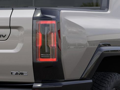 New 2026 GMC Hummer EV 4x4 Crew Cab w/ LPO, Sport Package image 11